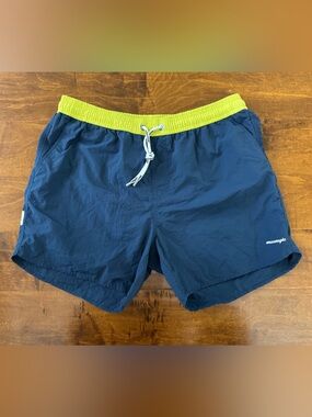Maamgic Men’s large navy & lime swim trunks. Like new